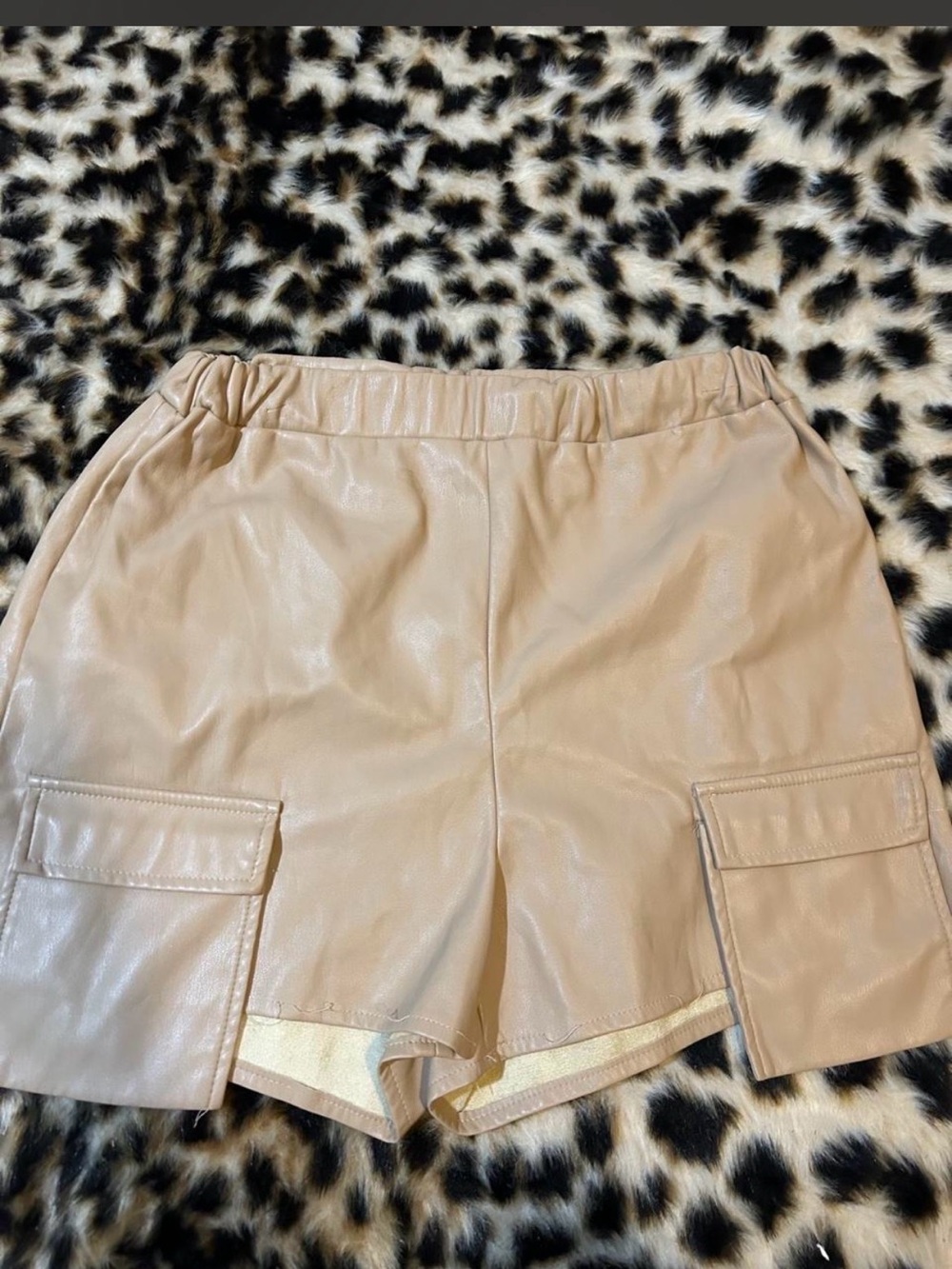 Missguided + Beige Faux Leather Cargo Shorts